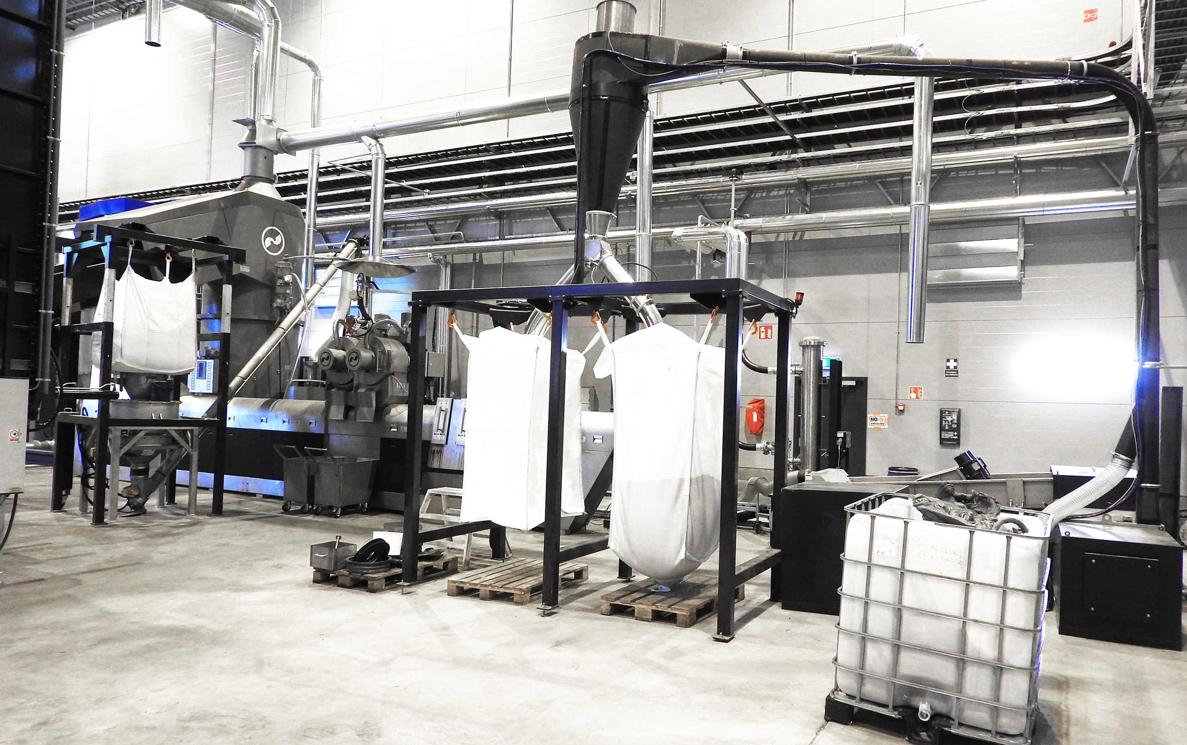 Big bag filling station for plastic recycling plants - B+B Anlagenbau